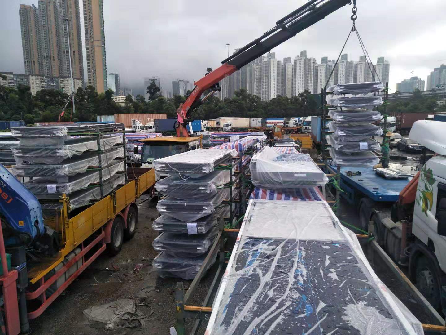 奢侈品櫥窗廣告牌從上海物流到澳門 奢侈品櫥窗廣告牌從上海物流到澳門