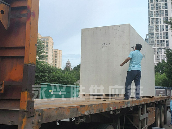 某大型成產(chǎn)機(jī)柜珠海到澳門貨物運(yùn)輸 某大型成產(chǎn)機(jī)柜珠海到澳門貨物運(yùn)輸