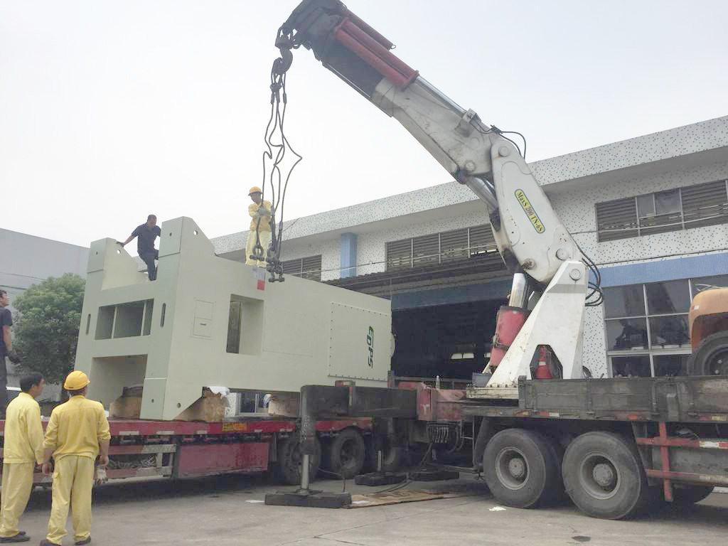 上海大型機器運去香港 上海大型機器運去香港