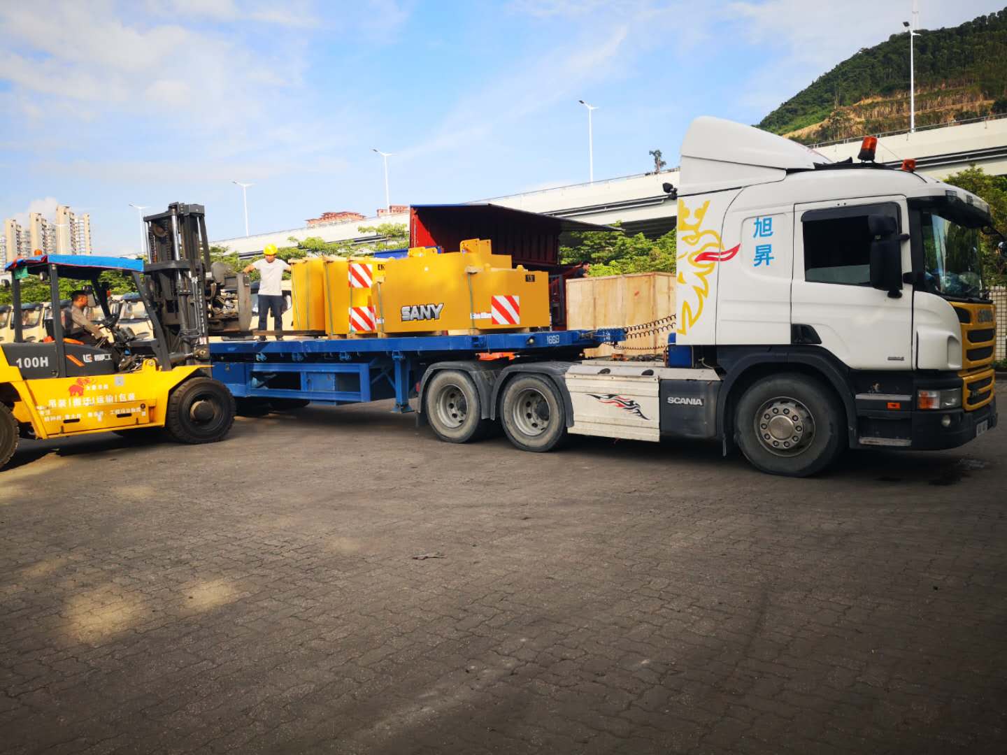 中港重機吊車, 中港貨車自吊, 中港自吊貨車,  中港帶吊的貨車, 中港吊車運輸,中港吊車公司 ,中港吊車, 中港吊臂車, 中港吊機運輸公司, 中港吊機運輸, 中港吊機車運輸,  中港吊機車物流, 中港吊機車    