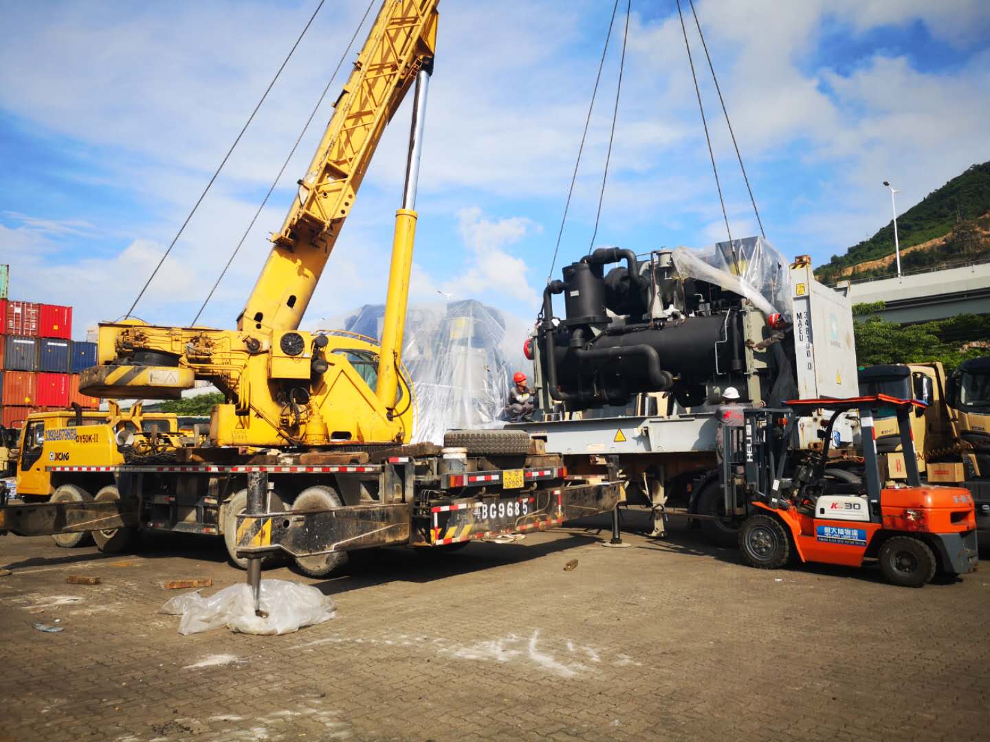 中港重機吊車, 中港貨車自吊, 中港自吊貨車,  中港帶吊的貨車, 中港吊車運輸,中港吊車公司 ,中港吊車, 中港吊臂車, 中港吊機運輸公司, 中港吊機運輸, 中港吊機車運輸,  中港吊機車物流, 中港吊機車    